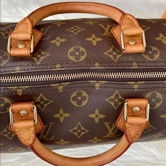 Monogram Speedy 30
Date code: VI1921(Year 1991)
Made in France - Picture 4 of 15